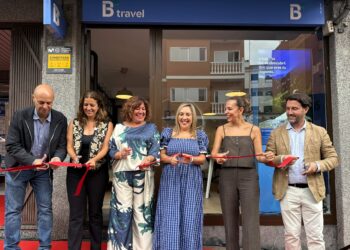 Jéssica de León respalda en Tenerife una agencia de viajes pionera en inclusión sociolaboral