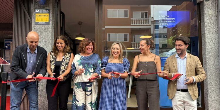 Jéssica de León respalda en Tenerife una agencia de viajes pionera en inclusión sociolaboral