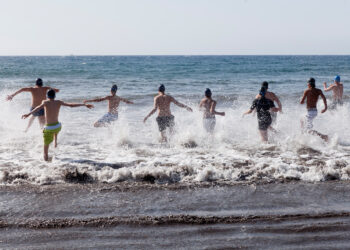 Profesionales de Salud Mental Infanto-Juvenil de Lanzarote aconsejan reducir el uso de pantallas móviles en verano