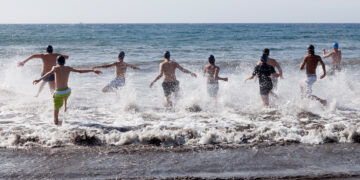 Profesionales de Salud Mental Infanto-Juvenil de Lanzarote aconsejan reducir el uso de pantallas móviles en verano