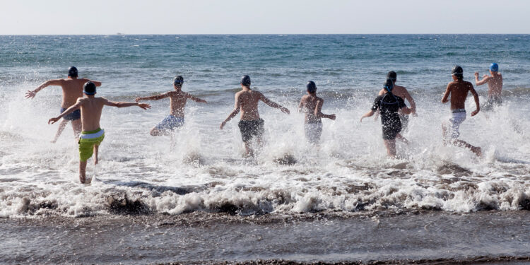 Profesionales de Salud Mental Infanto-Juvenil de Lanzarote aconsejan reducir el uso de pantallas móviles en verano