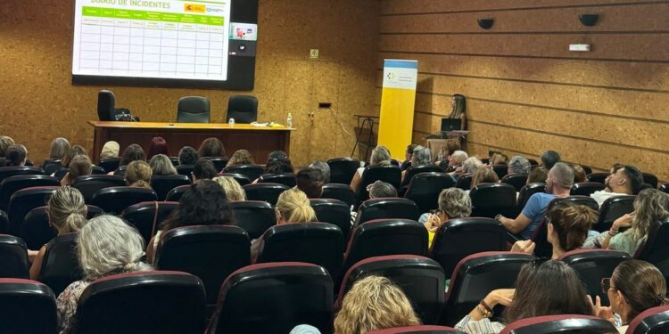 Atención Primaria de Gran Canaria forma a su personal en prevención de riesgos laborales, conflictos y acoso