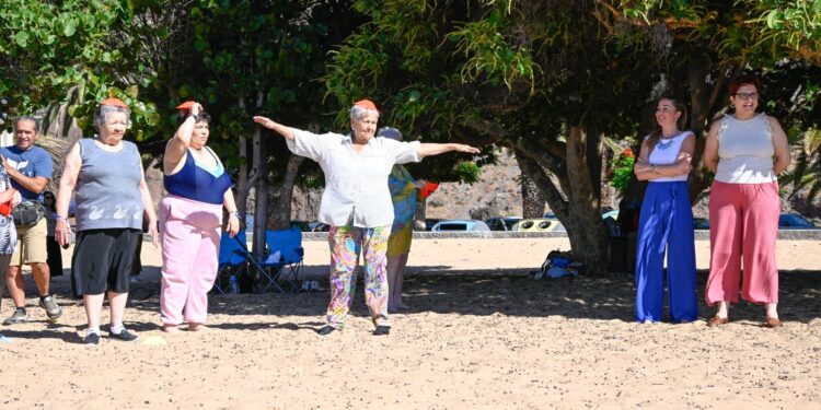 Bienestar Social lleva los talleres de verano de envejecimiento activo y soledad no deseada a Las Teresitas