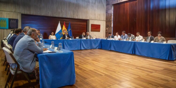 Gobierno y ayuntamientos avanzan en el diseño de un nuevo FDCAN con la cobernanza como eje central