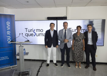 Canarias refuerza su estrategia para acercar el valor del turismo a la ciudadanía con Exceltur y los ayuntamientos
