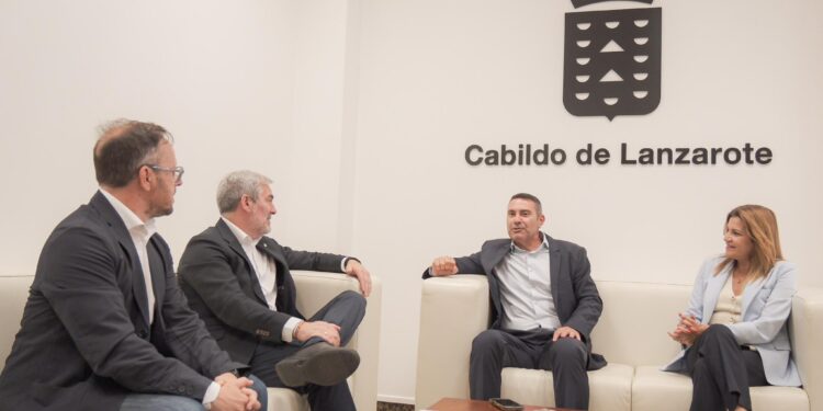 Clavijo reafirma en Lanzarote el compromiso con unos servicios públicos “más cercanos, accesibles y modernos”