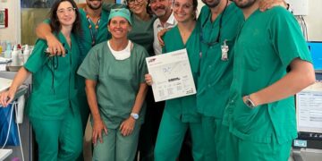 El Doctor Negrín implanta un dispositivo que amplía las opciones terapéuticas para patologías venosas complejas