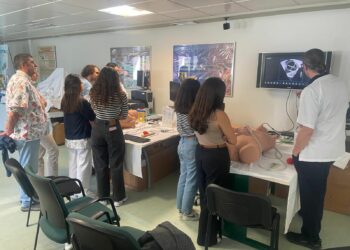El Laboratorio de Simulación MOTIVA del Insular-Materno Infantil forma a residentes y especialistas