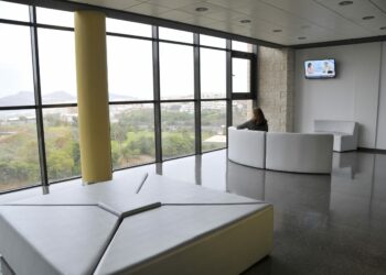 El Hospital Doctor Negrín recibe una puntuación de 8,97 en la Encuesta de Satisfacción al Alta Hospitalaria