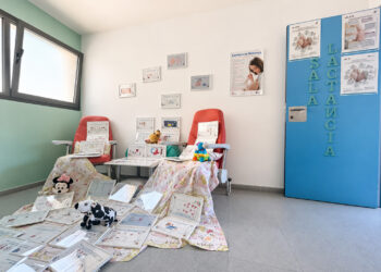 El Área de Salud de Fuerteventura celebra la Semana de la Lactancia Materna decorando con dibujos sus centros
