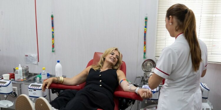 Monzón recuerda la importancia de donar sangre al menos 2 veces al año para mantener las reservas de hemoderivados