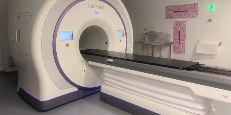 La Candelaria trata a seis pacientes con cáncer de pulmón con una nueva técnica de Oncología Radioterápica