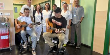 El Hospital Molina Orosa celebra diez años acercando la música en vivo a pacientes y familias