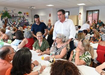 San Lorenzo reúne a sus vecinos en un encuentro intergeneracional con motivo de sus fiestas patronales