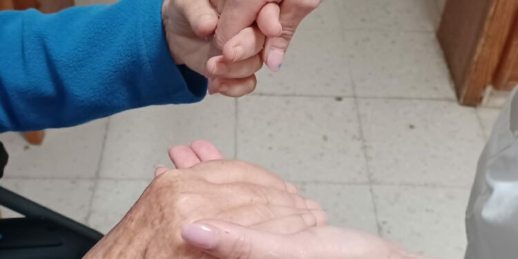 Sanidad extiende los cuidados paliativos a domicilio a todas las zonas básicas de salud de Tenerife