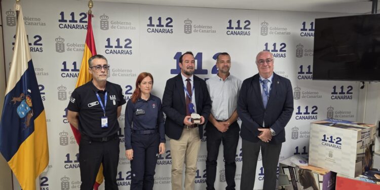 El 112 Canarias recibe un reconocimiento de la NASA por su contribución en el desarrollo del proyecto lunar Artemis