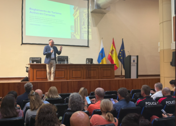 El sector del turismo activo analiza en Tenerife la nueva normativa y los requisitos para ejercer la actividad