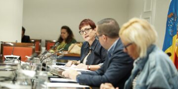 Bienestar Social ultima la prórroga de los convenios con los cabildos para reforzar la atención a mujeres víctimas