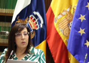 Canarias refuerza las políticas de prevención y apoyo a las familias como medida para paliar la pobreza infantil