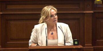 Monzón destaca el descenso del 5,5 por ciento en la lista de espera quirúrgica en los últimos tres años