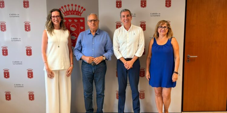 El SCS y el Cabildo de La Gomera colaboran para reforzar la donación de sangre en la isla