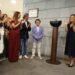 Un momento durante la presentación de la escultura