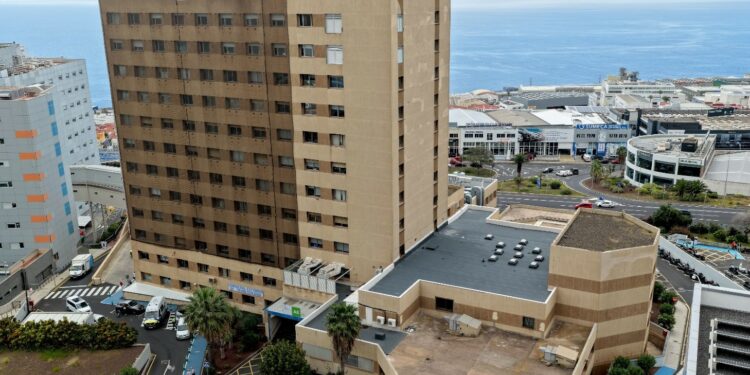 El SCS destina 4,3 millones a rehabilitar la fachada del edificio de Traumatología del Hospital La Candelaria