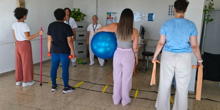 El servicio de Fisioterapia del Hospital La Candelaria realiza unas 95.000 sesiones de tratamientos al año
