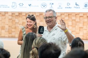 un-momento-de-la-presentacion-300x199-1 La presentación corrió a cargo de la enfermera de enlace, Fefi Gil, y del coordinador de Trabajo Social de Atención Primaria en Fuerteventura, Sixto J. Ramírez