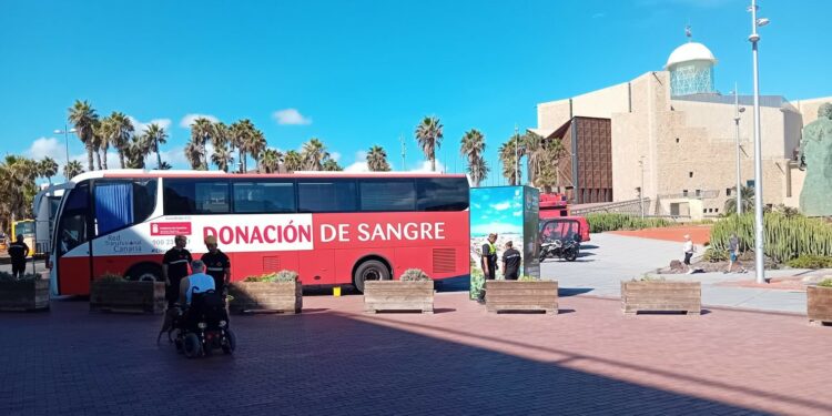 El SCS y la UME celebran la tercera edición de la campaña UMÉdula en Tenerife y Gran Canaria
