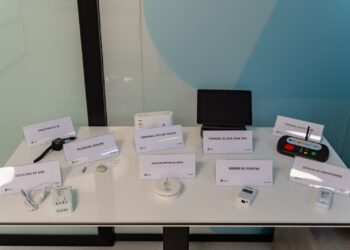 Canarias multiplica por seis la teleasistencia avanzada para mejorar la atención a personas dependientes