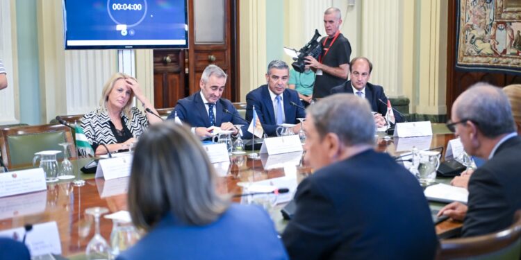 Quintero exige un trato diferenciado para el sector primario de las RUP en el futuro presupuesto europeo