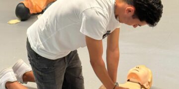 El Insular-Materno Infantil celebra una jornada de reanimación cardiopulmonar para más de 500 participantes