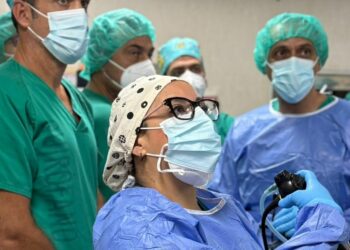 Especialistas del Hospital Insular se forman en criobiopsia mediastínica guiada por ecobroncoscopia (Cryo-EBUS)
