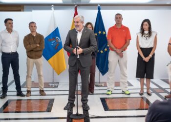 Gobierno y sindicatos pactan la implantación de la carrera profesional para el personal de la Administración