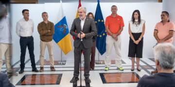 Gobierno y sindicatos pactan la implantación de la carrera profesional para el personal de la Administración