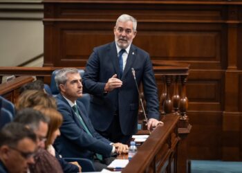 Clavijo insta al Estado a aprobar ya el cambio legislativo para limitar la compra de vivienda