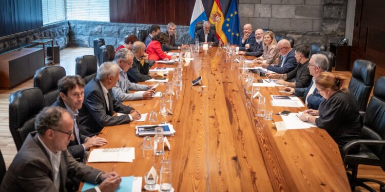 El Gobierno explica al Consejo Asesor una cuentas 2027 volcadas en vivienda, sanidad, educación y asuntos sociales