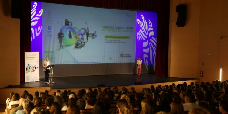 Educación aborda las claves para mejorar la atención al alumnado con autismo