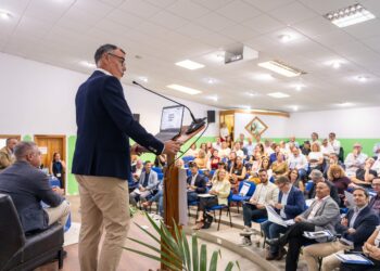 Educación refuerza el papel de la Inspección para estrechar la relación entre centros y familias