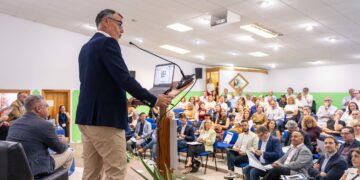 Educación refuerza el papel de la Inspección para estrechar la relación entre centros y familias