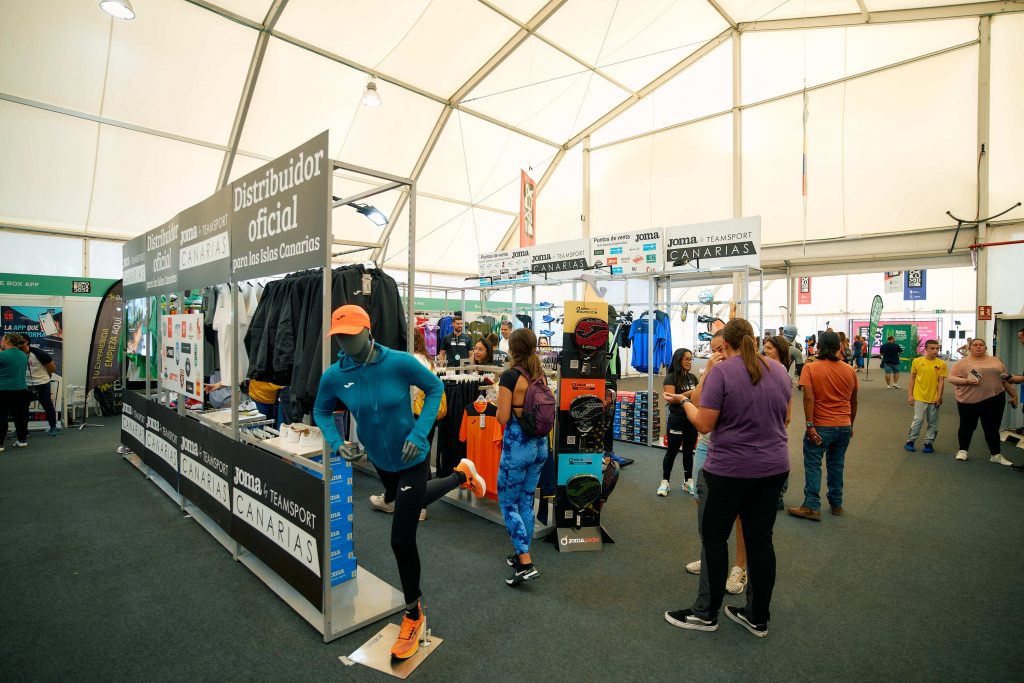foto-expodeca-2026-reune-a-empresas-marcas-e-instituciones-para-impulsar-la-industria-deportiva-en-canarias-1-1024x683-1