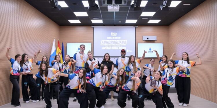 Deportes pone en valor la trayectoria y el trabajo de la Escuela de Baile 5DB en la danza urbana
