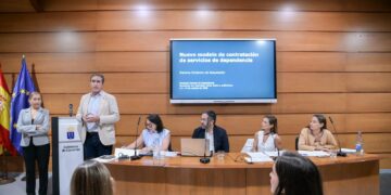 Bienestar Social invita a empresas y entidades a sumarse al nuevo modelo de contrato para atender la dependencia
