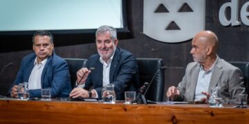 Clavijo: “La Administración tiene que posibilitar que los mayores formen parte de las decisiones públicas”
