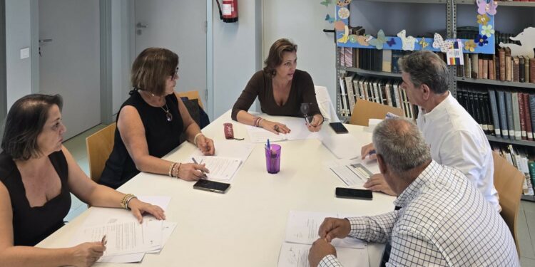El SCS celebra un encuentro de trabajo con los directores de área para analizar los Servicios Sanitarios