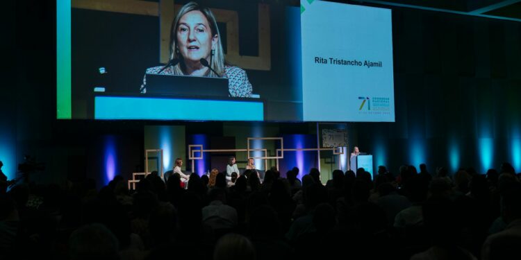 Rita Tristancho participa en la apertura de unas jornadas internacionales sobre farmacia hospitalaria