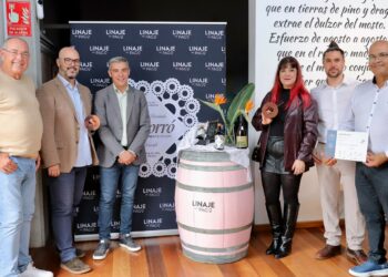 Linaje del Pago constata el prestigio internacional de los vinos canarios con dos premios en “los Oscar del diseño”