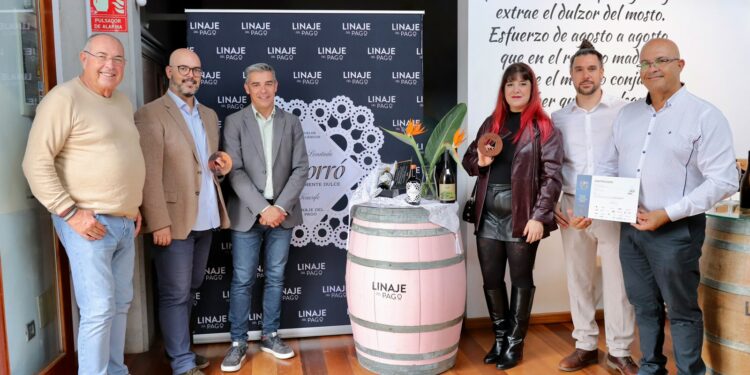 Linaje del Pago constata el prestigio internacional de los vinos canarios con dos premios en “los Oscar del diseño”
