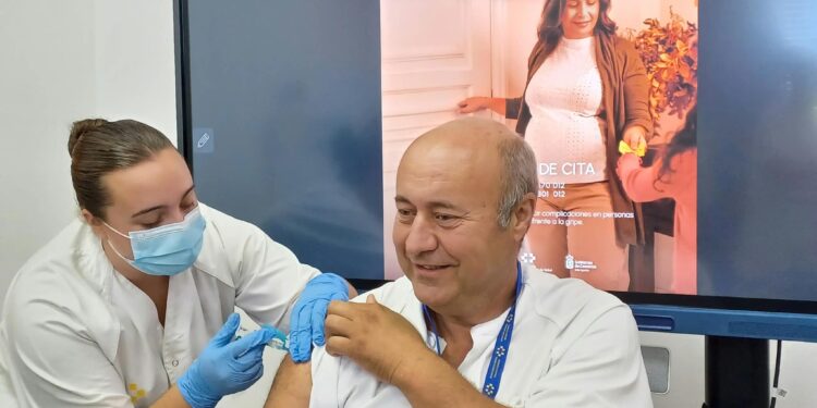 Sanidad inicia hoy la vacunación frente a infecciones respiratorias en los centros de salud de Canarias